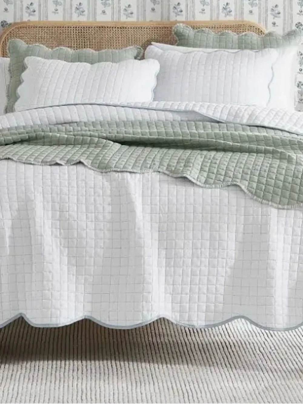 Quilted White Bedspread with Light Blue Stitching - Classic Comfort